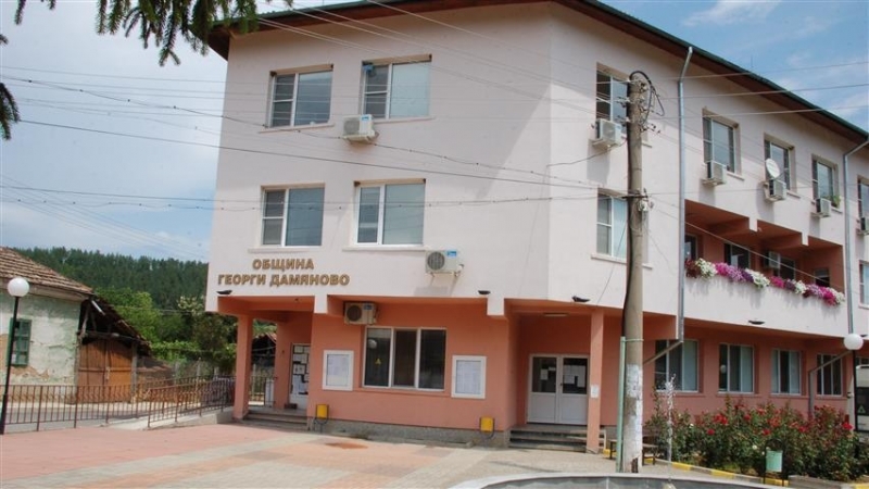 Кметът на общината сключи договор с Фонд Социална закрила за