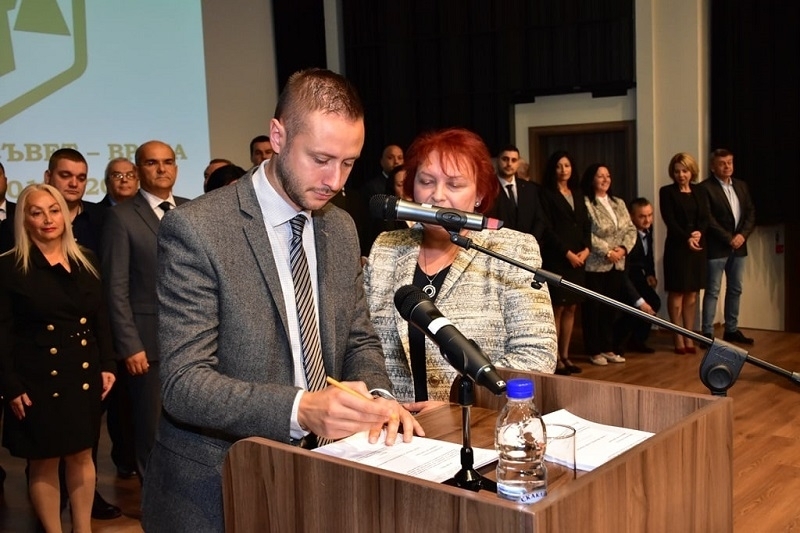 Врачанският общински съветник от ГЕРБ Александър Владимиров стана горд баща