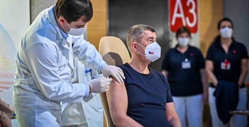 Чехия направи задължителна ваксинацията срещу COVID 19 за хора на възраст