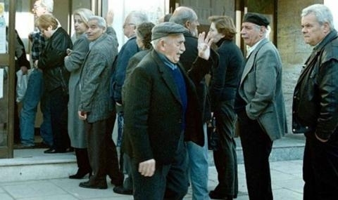 Около 2000 ще са първите българи които ще вземат пенсия