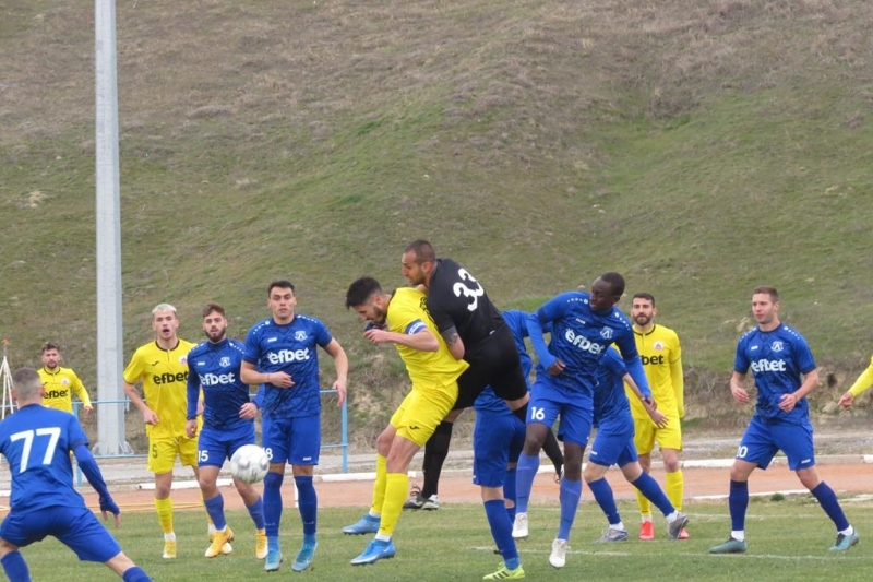 Регионалното дерби на XXIV от първенството на Втора професионална лига