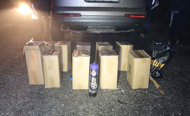 Полицаи от Видин иззеха флакони с райски газ от кола