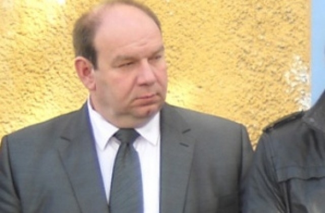 Врачанският лекар Янко Здравков ще продължи да бъде член на