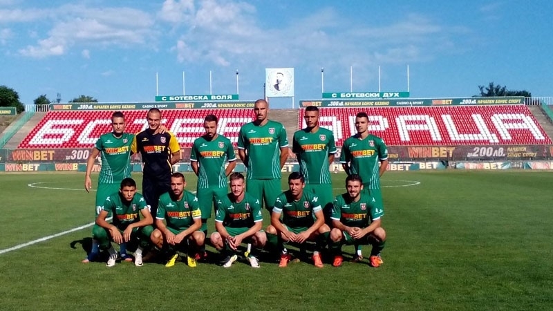 Врачанският Ботев ще преследва спечелването на първи точки утре когато