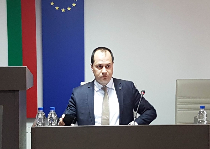 Днес общинският съветник Борислав Банчев изненадващо подкрепи предложението на колегата