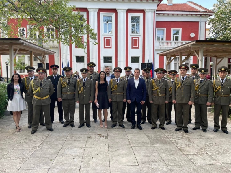 В навечерието на Деня на храбростта и празник на Българската