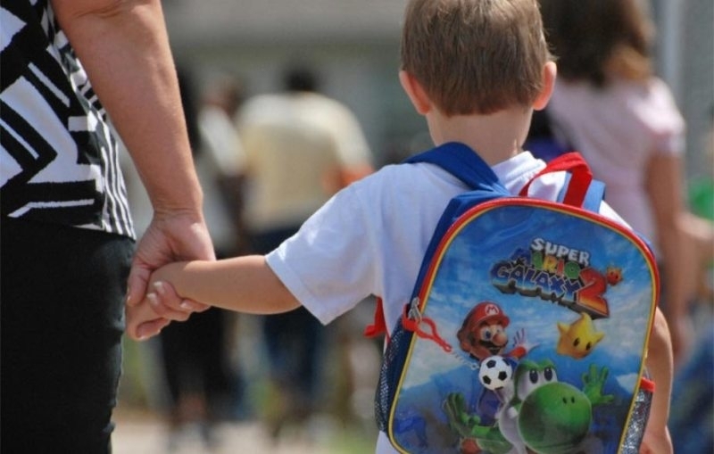 До 15 октомври семействата на деца записани в първи и