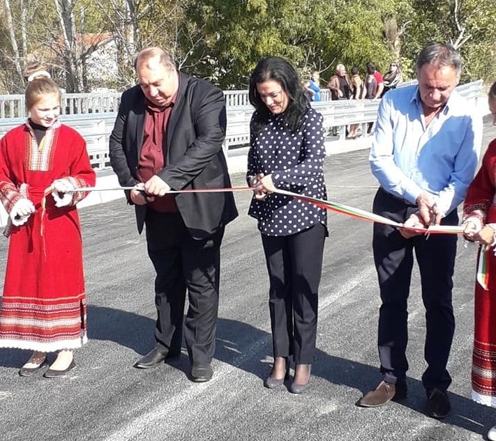 С тържествена церемония точно на събора на селото бе открит