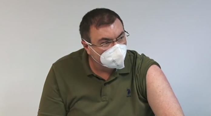 Ваксинирането срещу коронавируса у нас започна Здравният министър проф Костадин