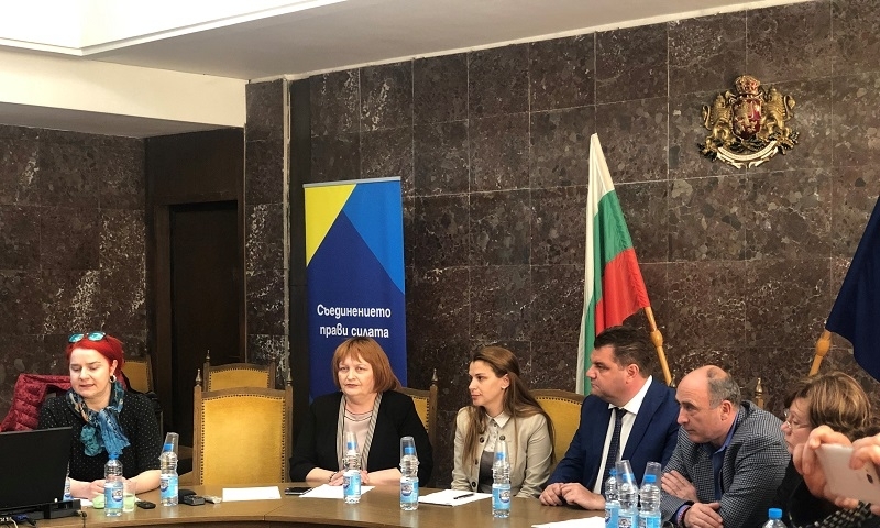Областният управител на Враца Малина Николова и екип от експерти
