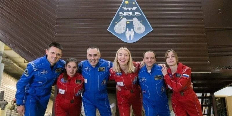 Петима членове на екипажа на Сириус 2021 SIRIUS 2021 след 240 дни