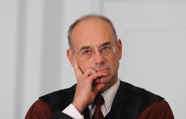 В България има борба кой да управлява корупцията а не