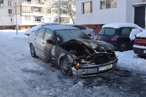 Запалиха кола край Е 79 в Монтанско научи BulNews Случката е от