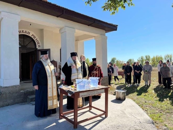 Отбелязаха храмовия празник на църквата „Св. Иван Рилски“ в село Войводово /снимки/