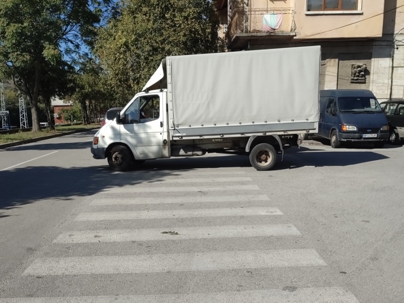 Шофьорите от Мездра се състезават с врачаните по неграмотно паркиране