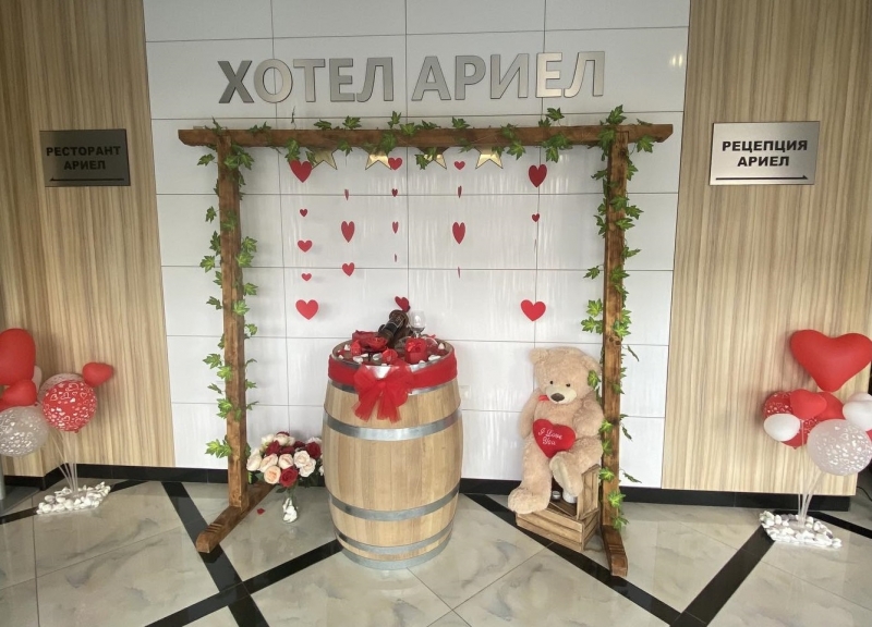 Човек за вино и любов
трябва винаги да е готов И двата