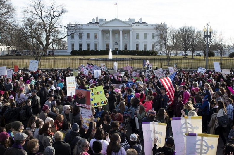 Над 1000 протестиращи срещу президента на САЩ Доналд Тръмп се