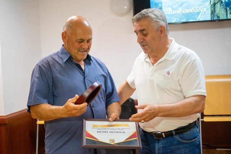 В деня на Св безсребреници Козма и Дамян 1