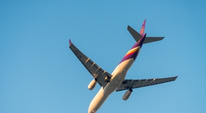 Френските власти евакуираха 141 пътници и екипаж от самолет пристигнал