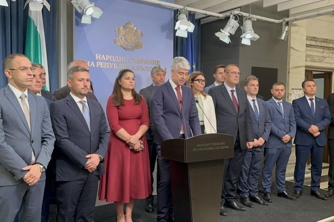 Депутатите на Доган питат прокуратурата дали ще обвини Пеевски за КТБ