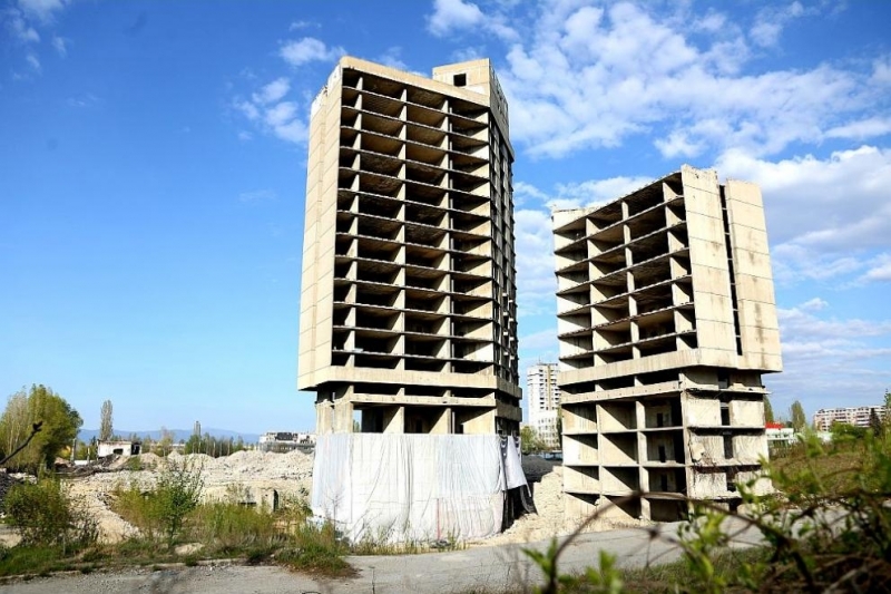 Недостроената сграда на ИПК Родина на бул Цариградско шосе в