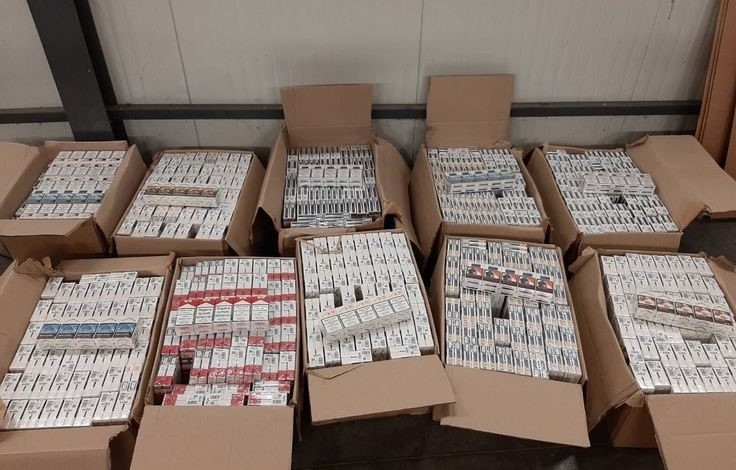 8 108 кутии цигари задържаха при проверка митнически служители на