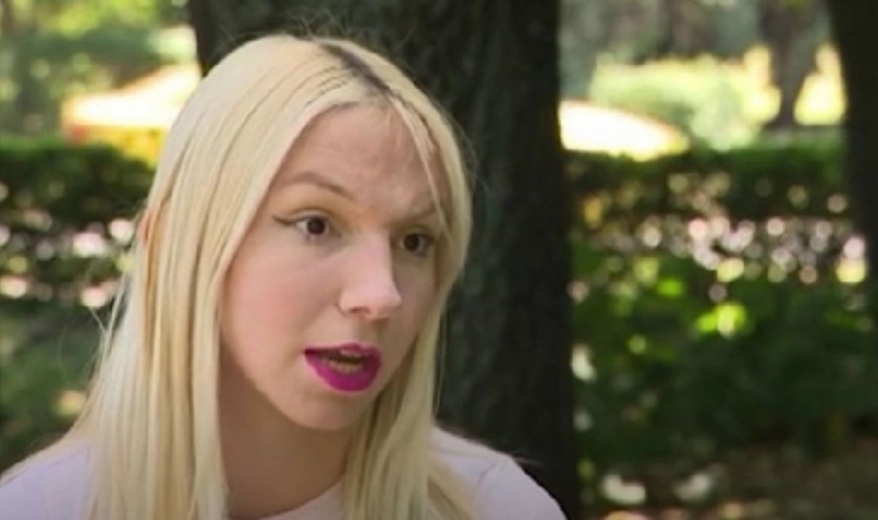 Бус е блъснал Емили станала известна с рисковото си каране