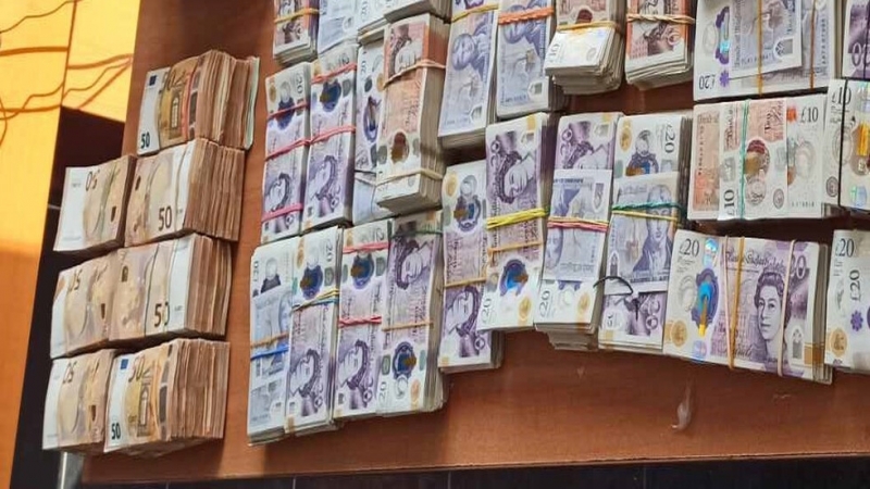 Митническите служители на ГКПП Капитан Андреево откриха недекларирана валута с