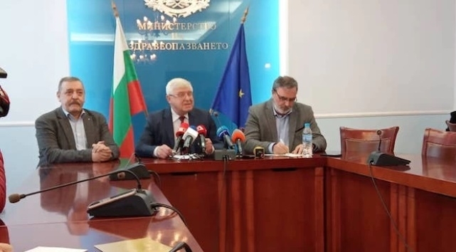 Двама души са под наблюдение у нас със съмнения за