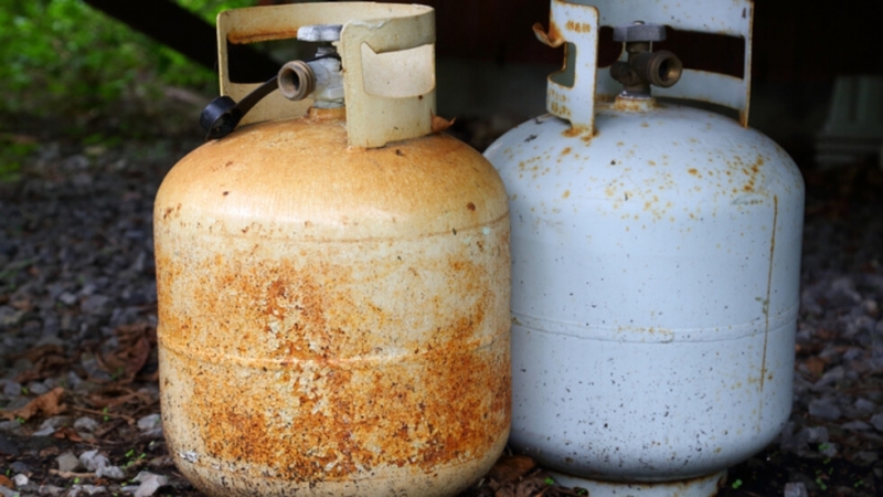 Жена е пострадала при избухване на газова бутилка в апартамент