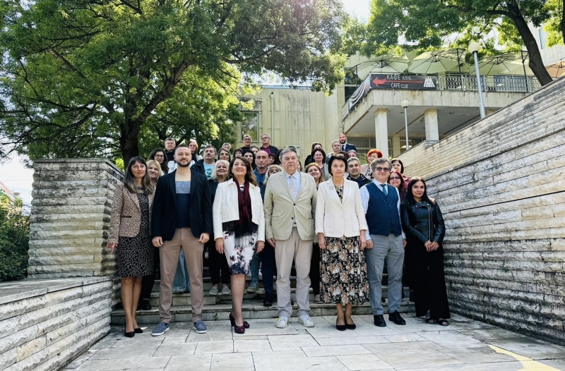 В следващите два дни учители по гражданско образование от региона