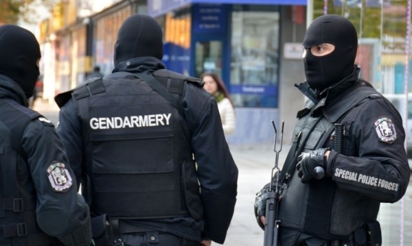 Полицаи и жандармеристи окупираха Козлодуй съобщиха от областната дирекция на