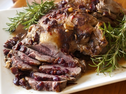 Цената на агнешкото в търговската мрежа достига 25 лв за