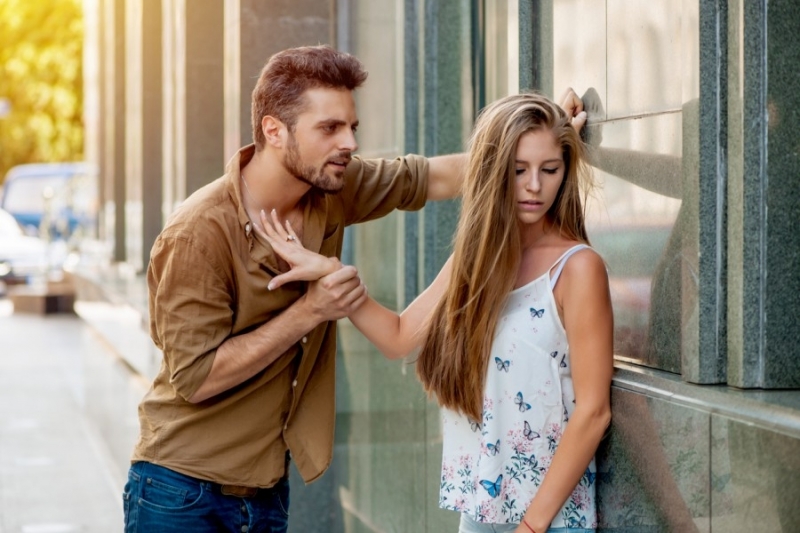 Поддържането на нормални отношения с бившите ни гаджета би трябвало