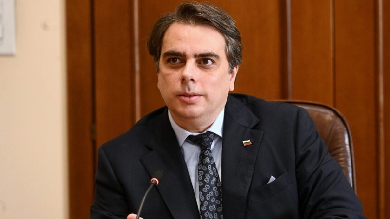 Министърът на финансите Асен Василев обяви, че президентът Румен Радев