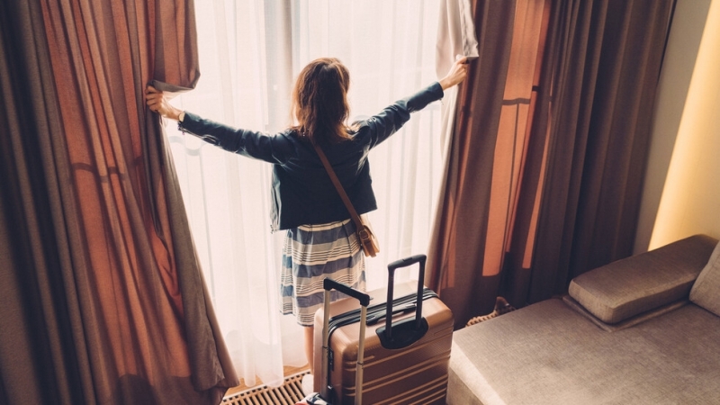 Няма да се затварят хотели в които е установен случай