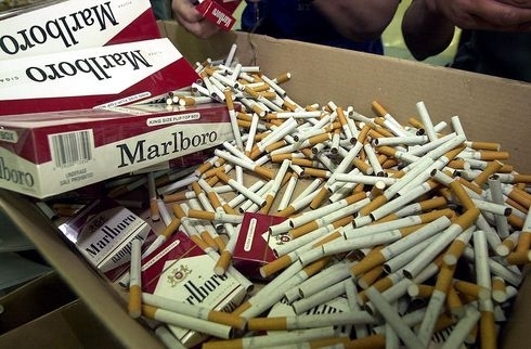 Полицията е иззела 32 кутии нелегални цигари от магазин в