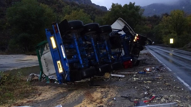 Два камиона са катастрофирали в Берковица, съобщиха от пресцентъра на