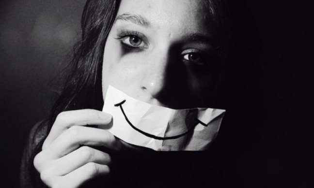 Ирена Славкова е дипломиран магистър психолог и консултант в когнитивно поведенческата парадигма