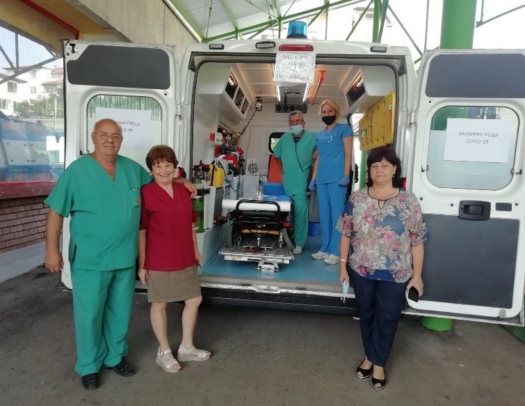 Врачани ударно се ваксинират във временния пункт на Спешния център