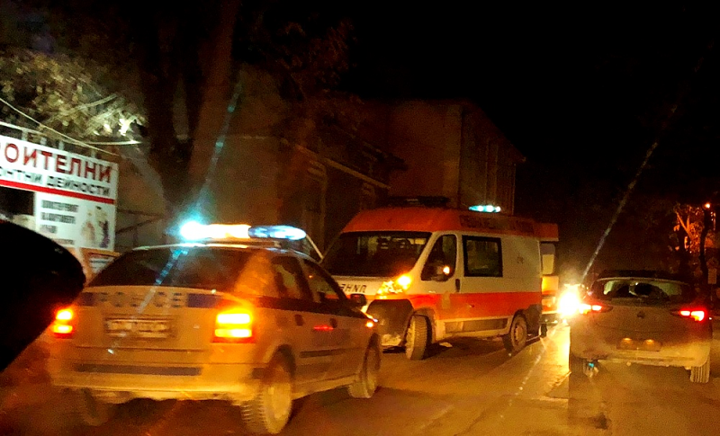 Кола е блъснала пешеходец на възлов булевард във Враца научи
