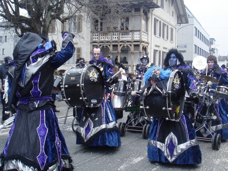 18 годишно момиче е със сериозни травми по краката след като