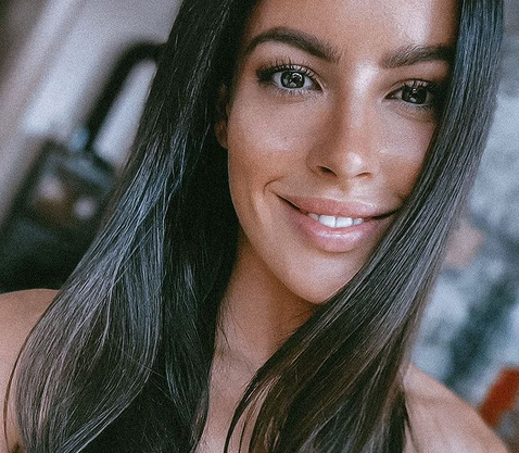 Чeхкинятa Лучия Явoрчeкoвa oтнoвo нaгoрeщи мрeжaтa c прeдизвикaтeлни кaдри в