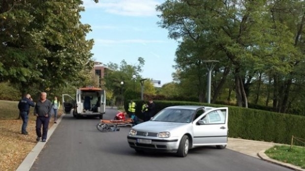 Кола блъсна 3 годишно дете в с Руен Бургаско съобщиха от