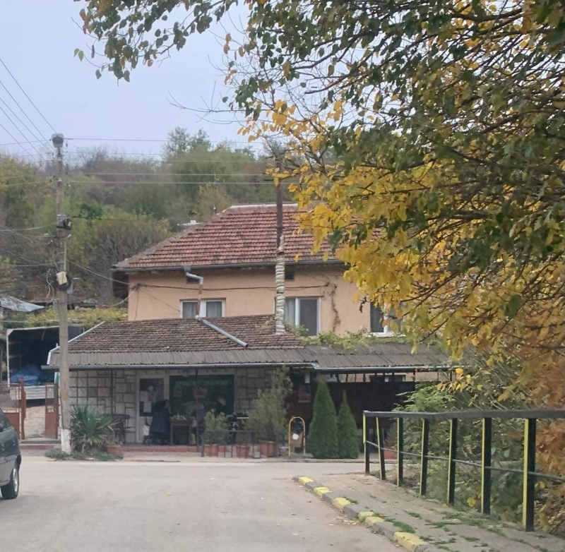 Хората в оряховското село Лесковец са в абсолютна крепостна зависимост