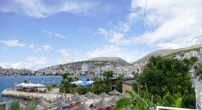 Албанското правителство реши да увеличи минималната заплата в страната с