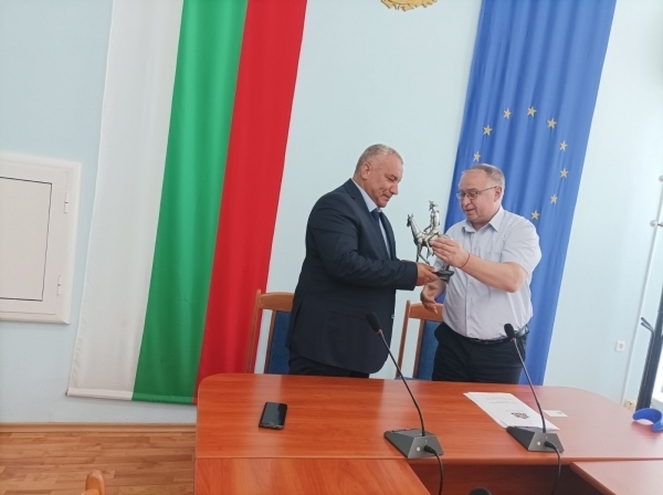 Новият областен управител на Монтана Ивайло Антонов получи от бившия