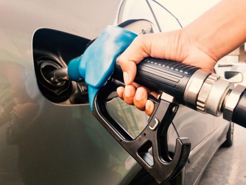 Кризата с цените на горивата вече удари и хората търсят