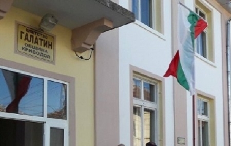 Врачанските прокурори влязоха в криводолското село Галатин научи агенция BulNews
