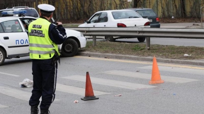 Двама възрастни пешеходци са блъснати от товарен автомобил на старозагорско кръстовище